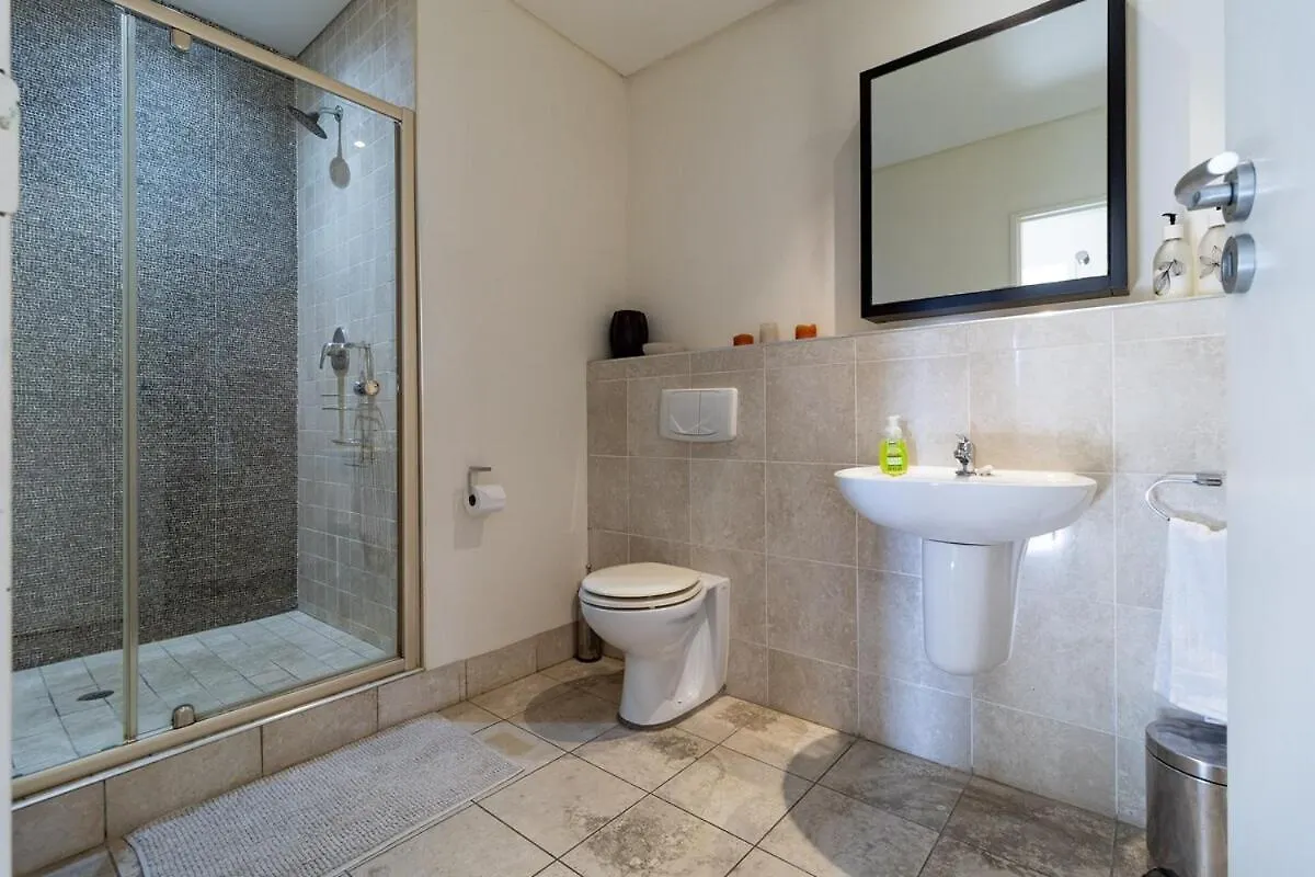 Apartment Skyline Serenity - Knightsbridge Cape Town