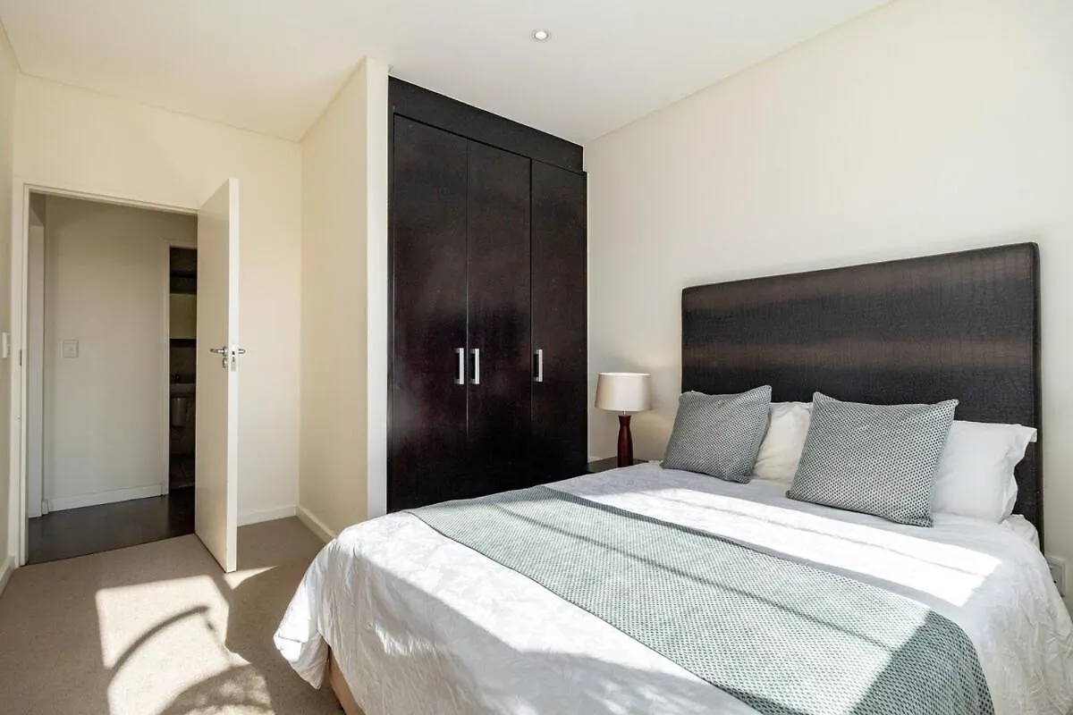 Apartment Skyline Serenity - Knightsbridge Cape Town